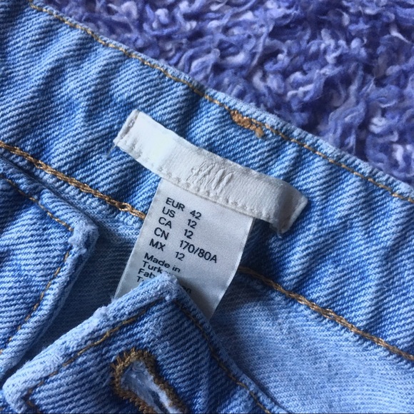 SOLD ❀ H&M high-waisted light wash mom jeans - Picture 3 of 4